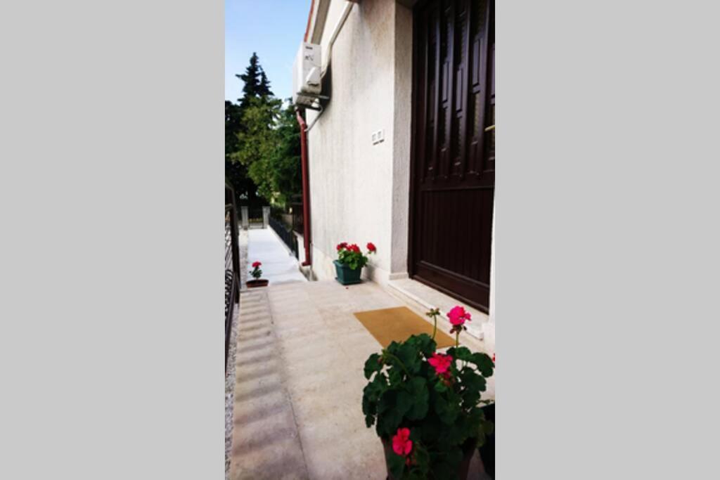 Apartment Vesna For 2, Free Parking And Wi-Fi Pola Esterno foto